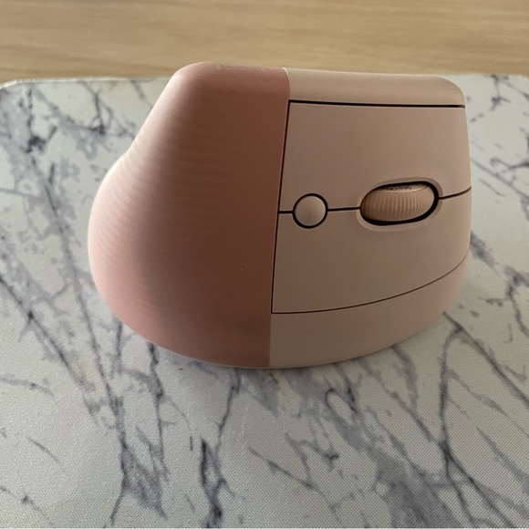 Logitech Rose Wireless Mouse with Customizable Buttons - Picture 8 of 10